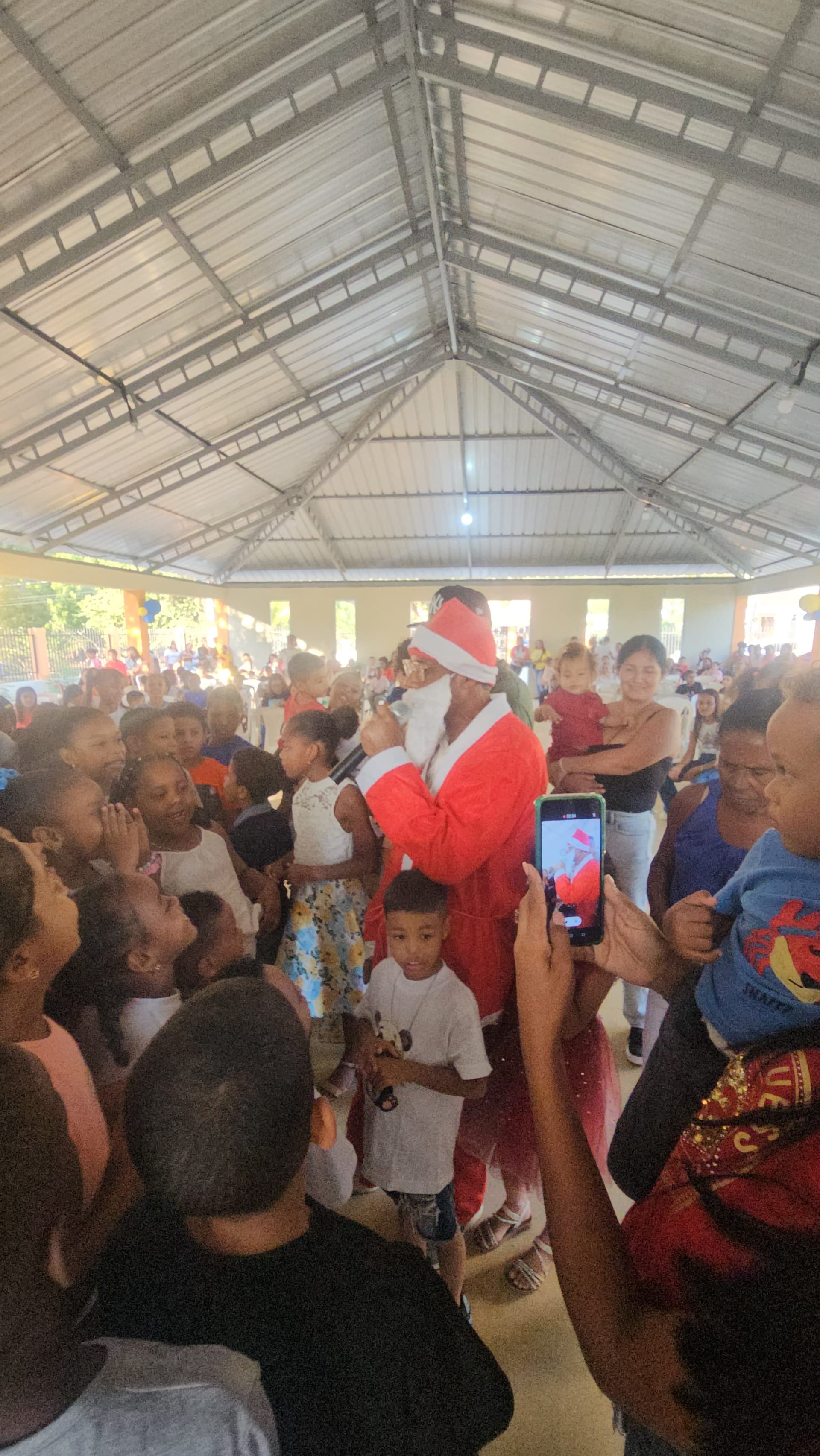 Un Niño Feliz 2025 – Los Derramaderos